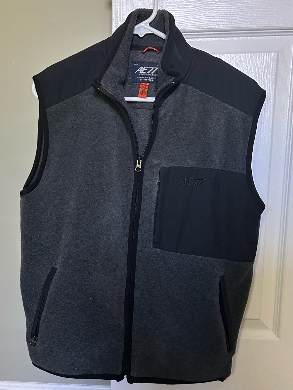 American Eagle Outfitters AE77 Gray and Black Fleece Vest